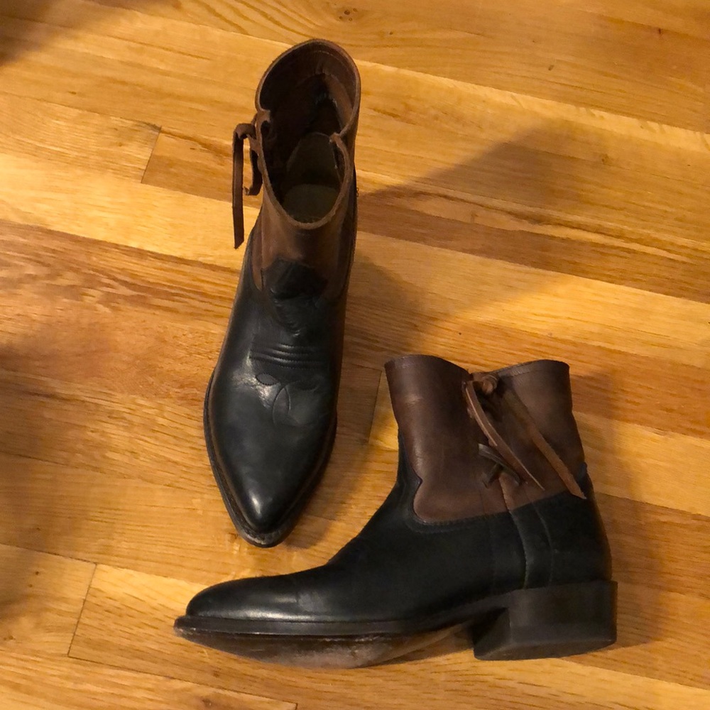 Frye booties with side tassel 7.5